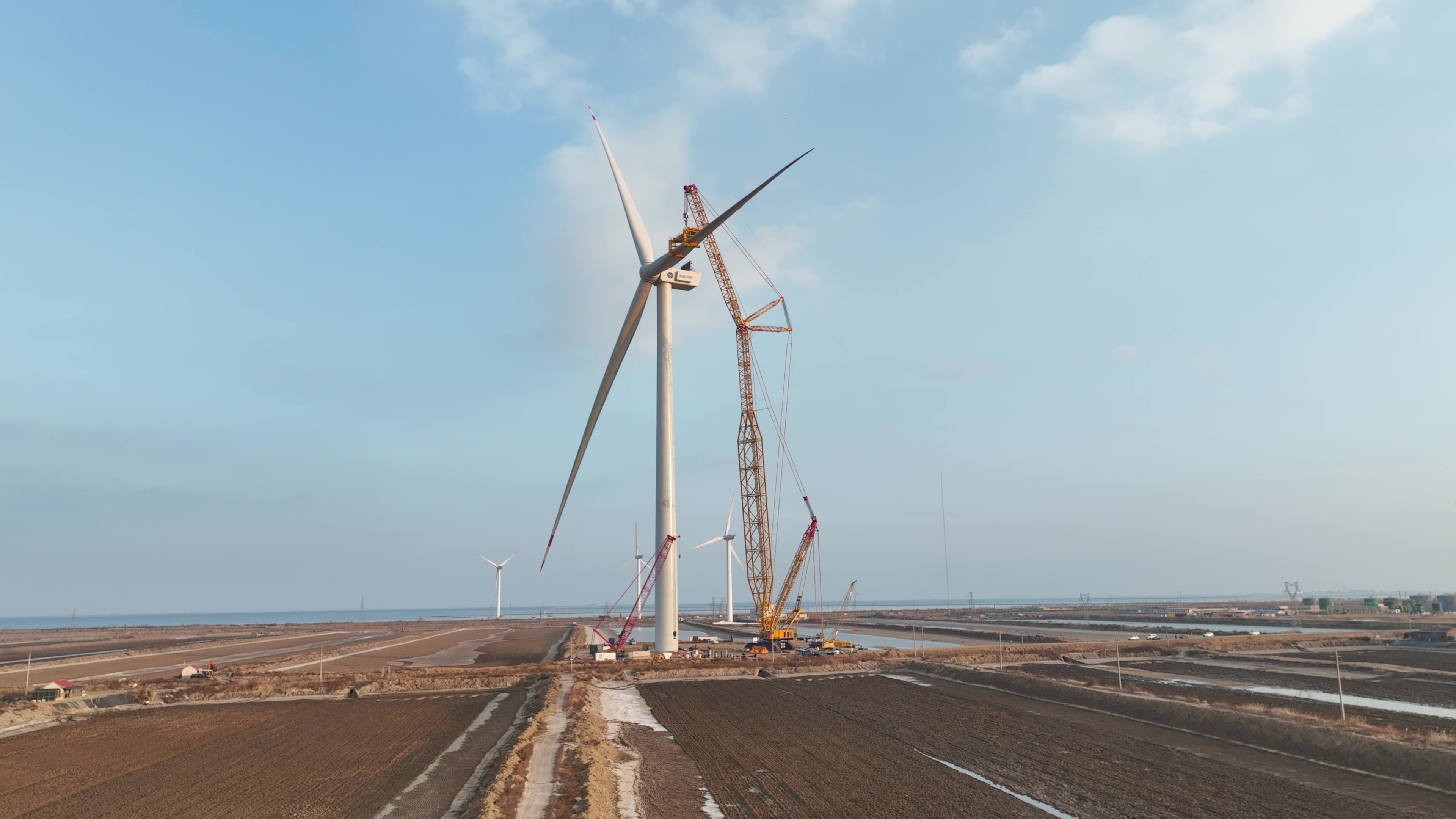 经年打磨现在亮剑！鸿运国际股份深远海16MW&ldquo;海鹰&rdquo;平台吊装乐成